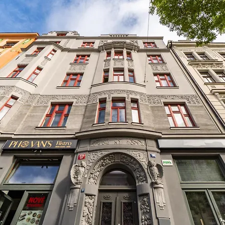 Appartement Stylovy Penthouse S Balkonem Blizko Centra Praag