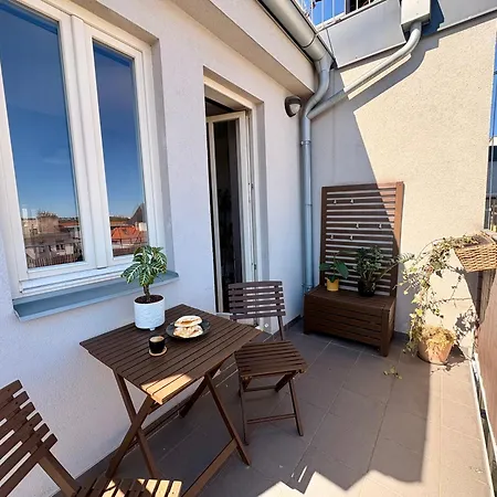 Appartement Stylovy Penthouse S Balkonem Blizko Centra *