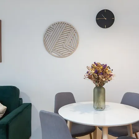 Stylovy Penthouse S Balkonem Blizko Centra *