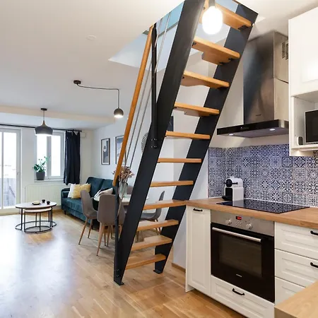 Stylovy Penthouse S Balkonem Blizko Centra *