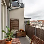 Appartement Stylovy Penthouse U Prazskeho Parku A Centra Praag