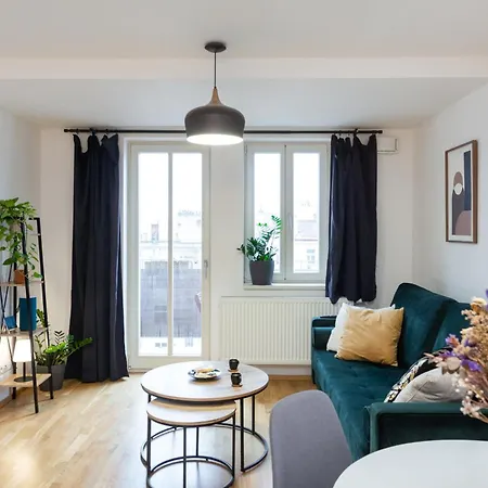 Stylový Penthouse U Pražského Parku A Centra S Ac Apartamento