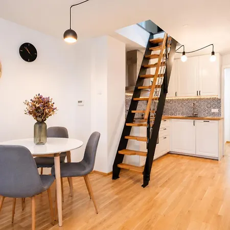 Stylový Penthouse U Pražského Parku A Centra S Ac