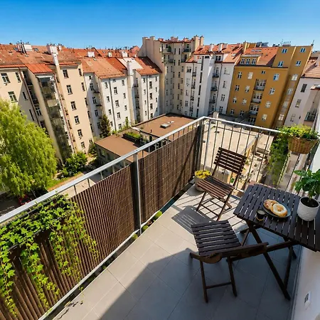 Stylový Penthouse U Pražského Parku A Centra S Ac