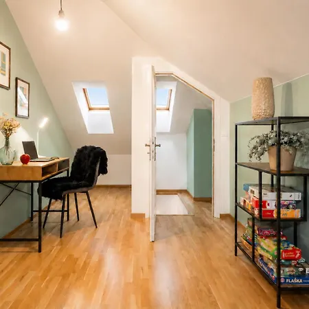 Stylový Penthouse U Pražského Parku A Centra S Ac Apartamento