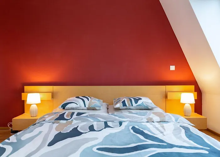 Stylovy Penthouse U Prazskeho Parku A Centra *